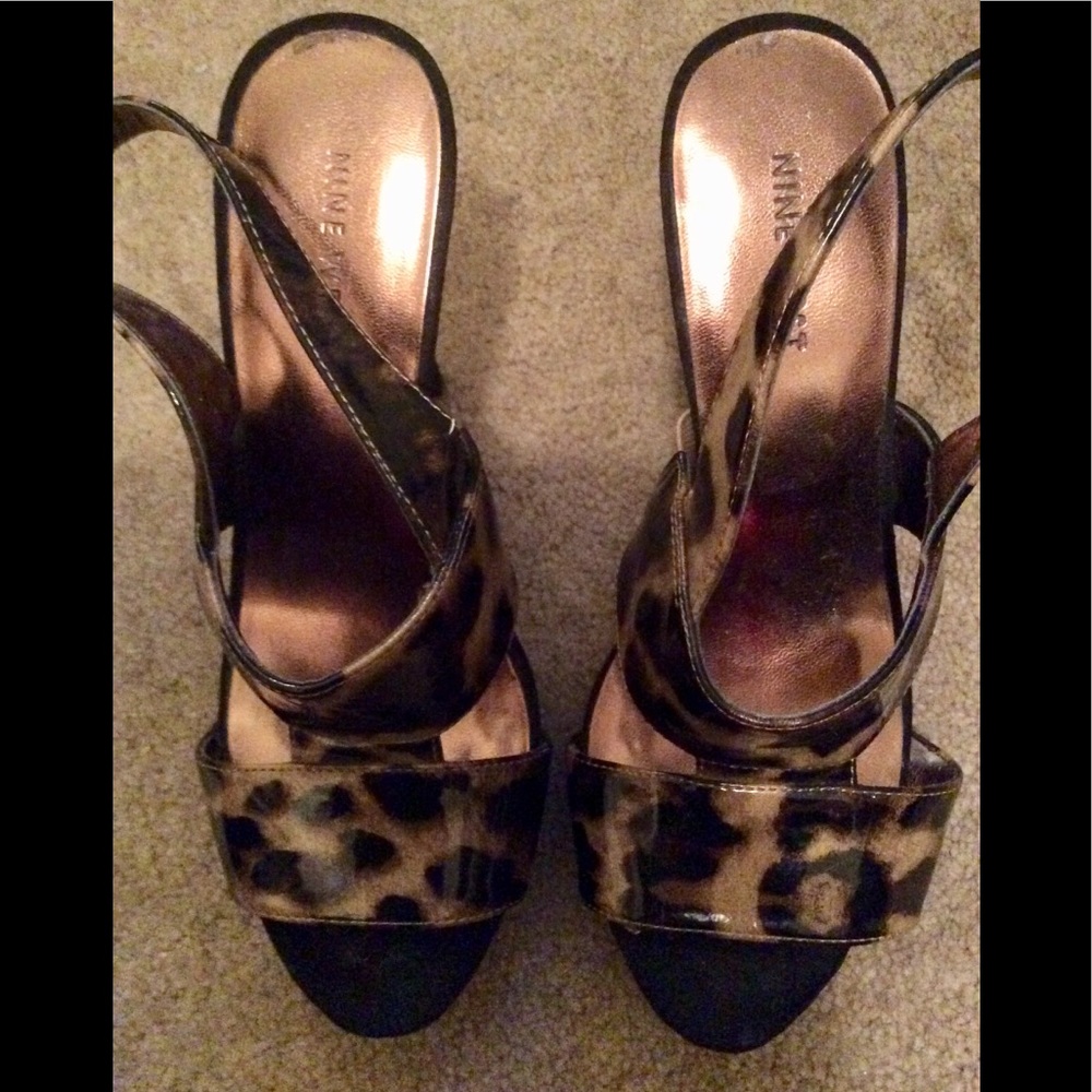 Leopard print patent leather pumps main image 1